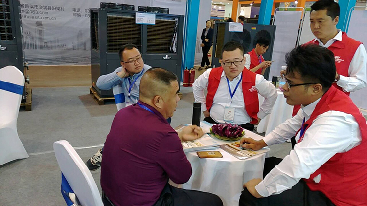 e2.jpg milan米兰空气能热泵智领臻品亮剑山西可再生能源博览会