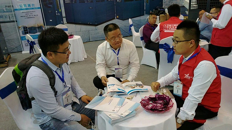 e1.jpg milan米兰空气能热泵智领臻品亮剑山西可再生能源博览会